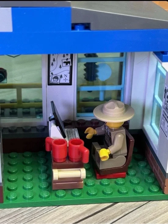 Lego Forest Police Station 4440 High Speed Chase 60138 Fire Car 30221
Minifigure - Picture 9 of 16